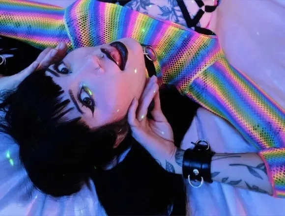 @goth-kitteen