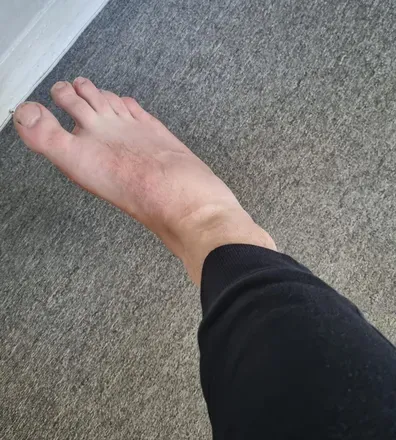 @barefootpics9