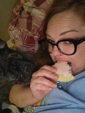 @momhasthemunchies
