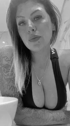 @virtualbrunette