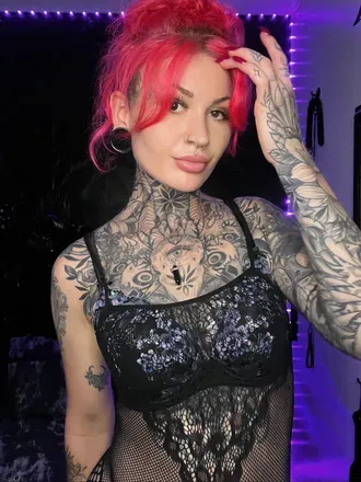 @misshollyhell