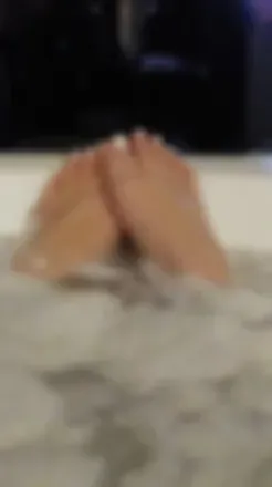 @footsie_bunnyy