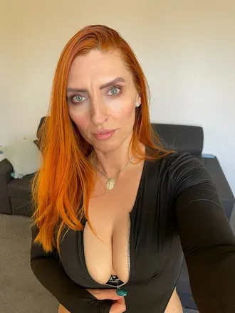 @kariecastle
