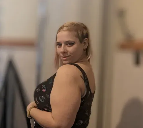 @whitneywiess