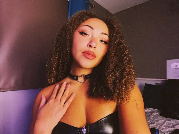 @tlnaxoxo