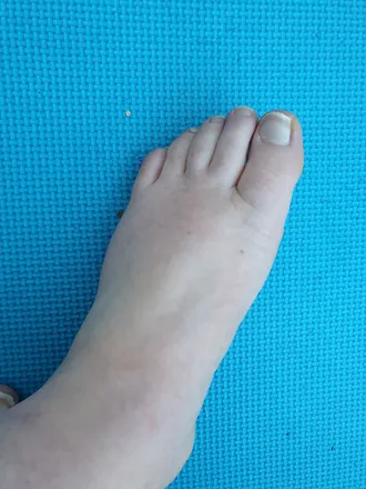 @socksandshoes