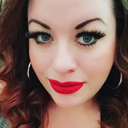 @desireedevine