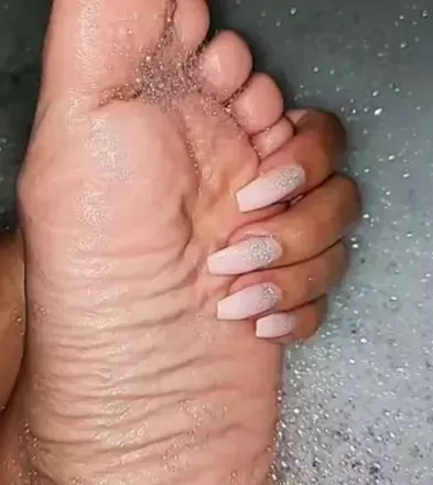 @yummytoehoney