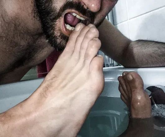 @belgianmalefeet