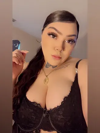 @myiaxoxo