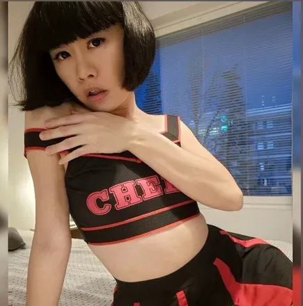 @itsbellaadrianna