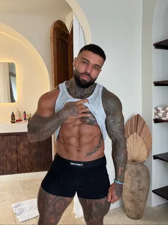 @lifeofdeacz