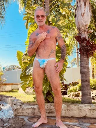 @nakedsilverfox