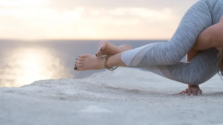 @yogi.toes