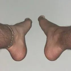 @hisbarefeetdillon