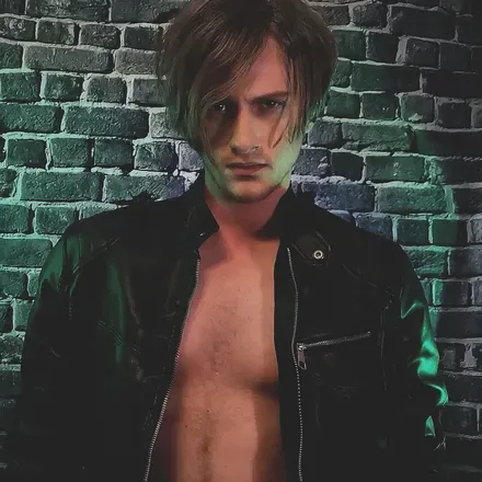 @ronnieaintavampire