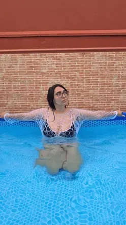 @saracutecurvy