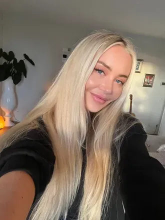 @karislondon