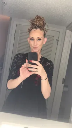 @kayyrenee