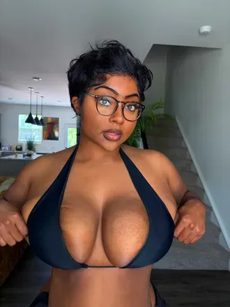 @mona_juiicyyy