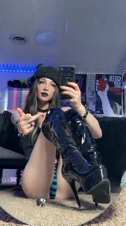 @feetiecutieee