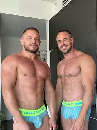 @elon_essex