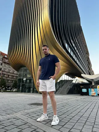 @nicolasferringtonfree