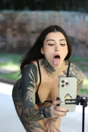 @luluvalotta