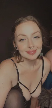 @skarlettstrawberry