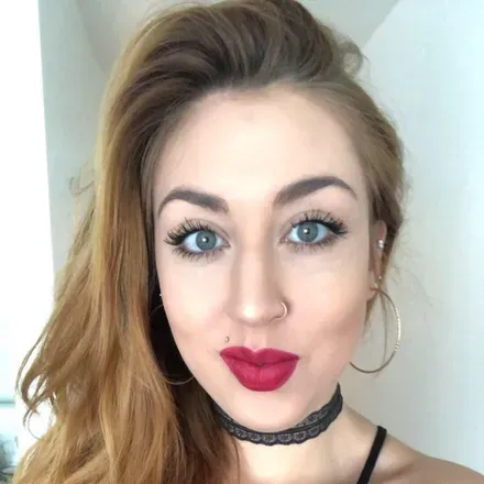 @curvy.beauty