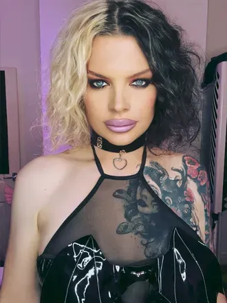 @transdominatrixie