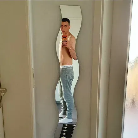 @momotwinkboy98