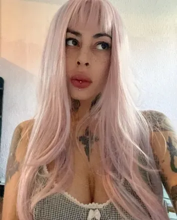 @isroxyroxane