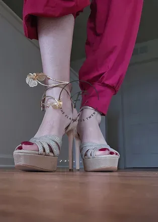 @celebrityfootgoddess