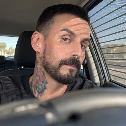 @phildoeshair