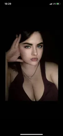 @bustyalisaxoxo