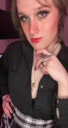 @kweentitaina