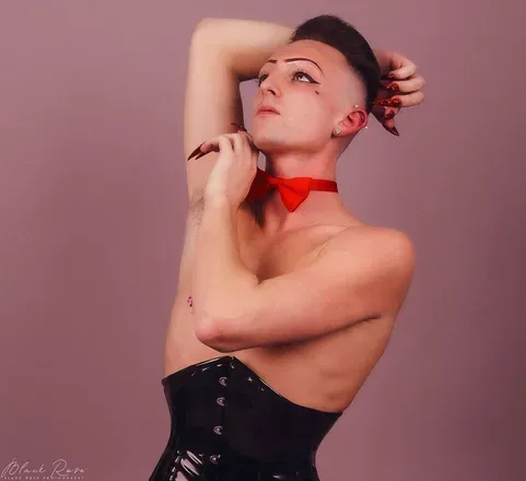 @eeyyeecandy