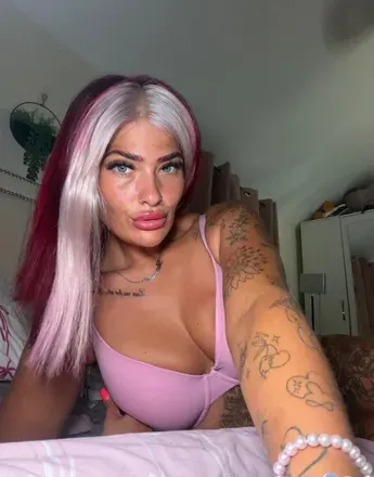 @curvyandiloveit