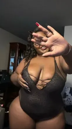 @misschocolateshortcake