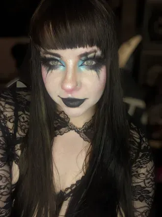 @yourwitchygirl