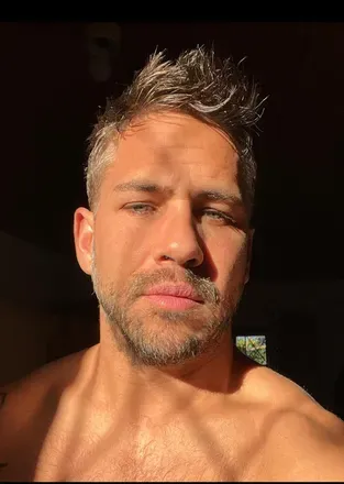 @hunkyguysouth