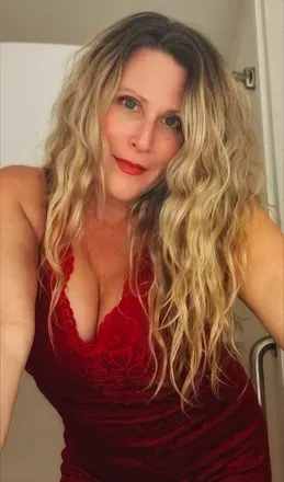 @thehousewifecherrysilver
