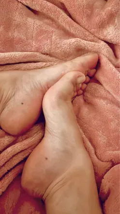 @elladecker19