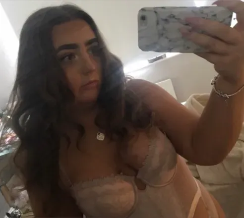 @chloeebell