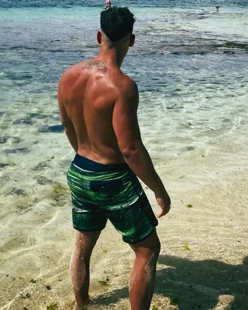@thecheekyblondieboy