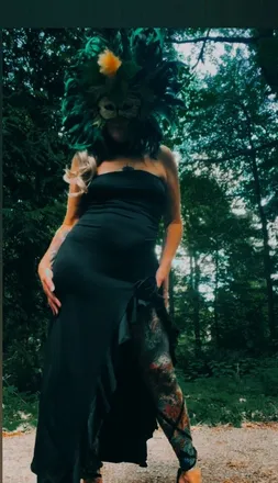 @harlowflowerfootgoddess