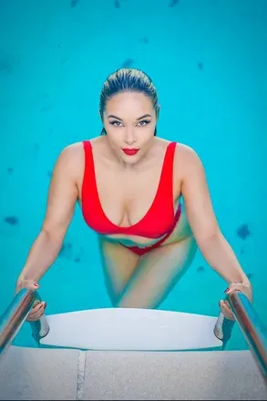 @lolavontez