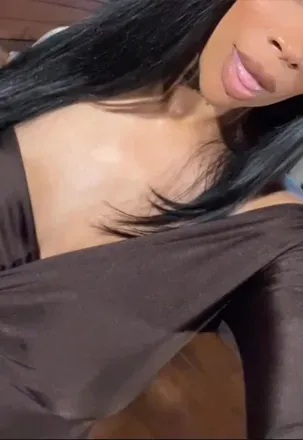 @ebonykinkyqueen