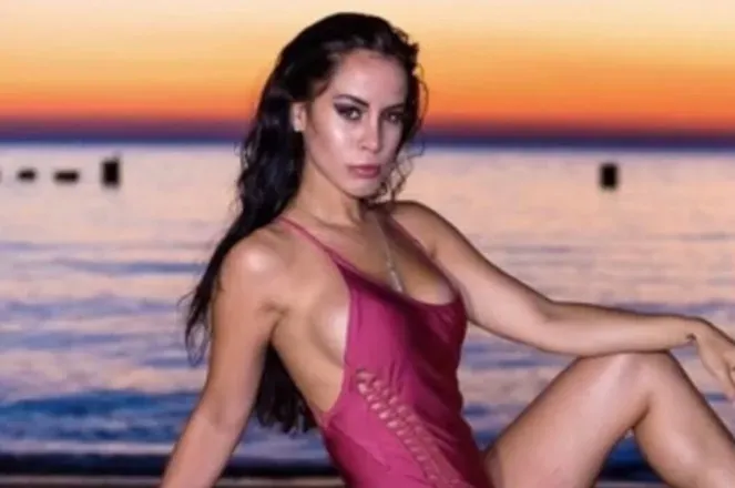 @earthlyalien